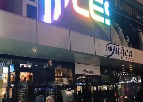 CePart Ankara Çankaya bina cephesinde P4 dış mekân LED ekran